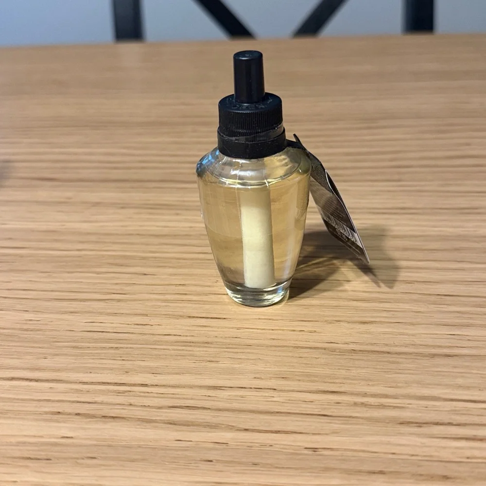 Bath & Body Works Wallflower Refill. Coffee &  Whiskey. - Picture 4 of 5